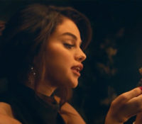 Selena Gomez “Boyfriend” νέο videoClip σαν…..  Παραμύθι