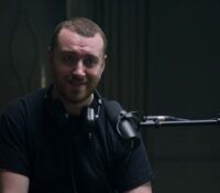 Sam Smith διασκευάζει το “Fix You” των Coldplay