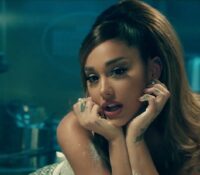 Ariana Grande “Positions” deluxe έκδοση με νέα τραγούδια.
